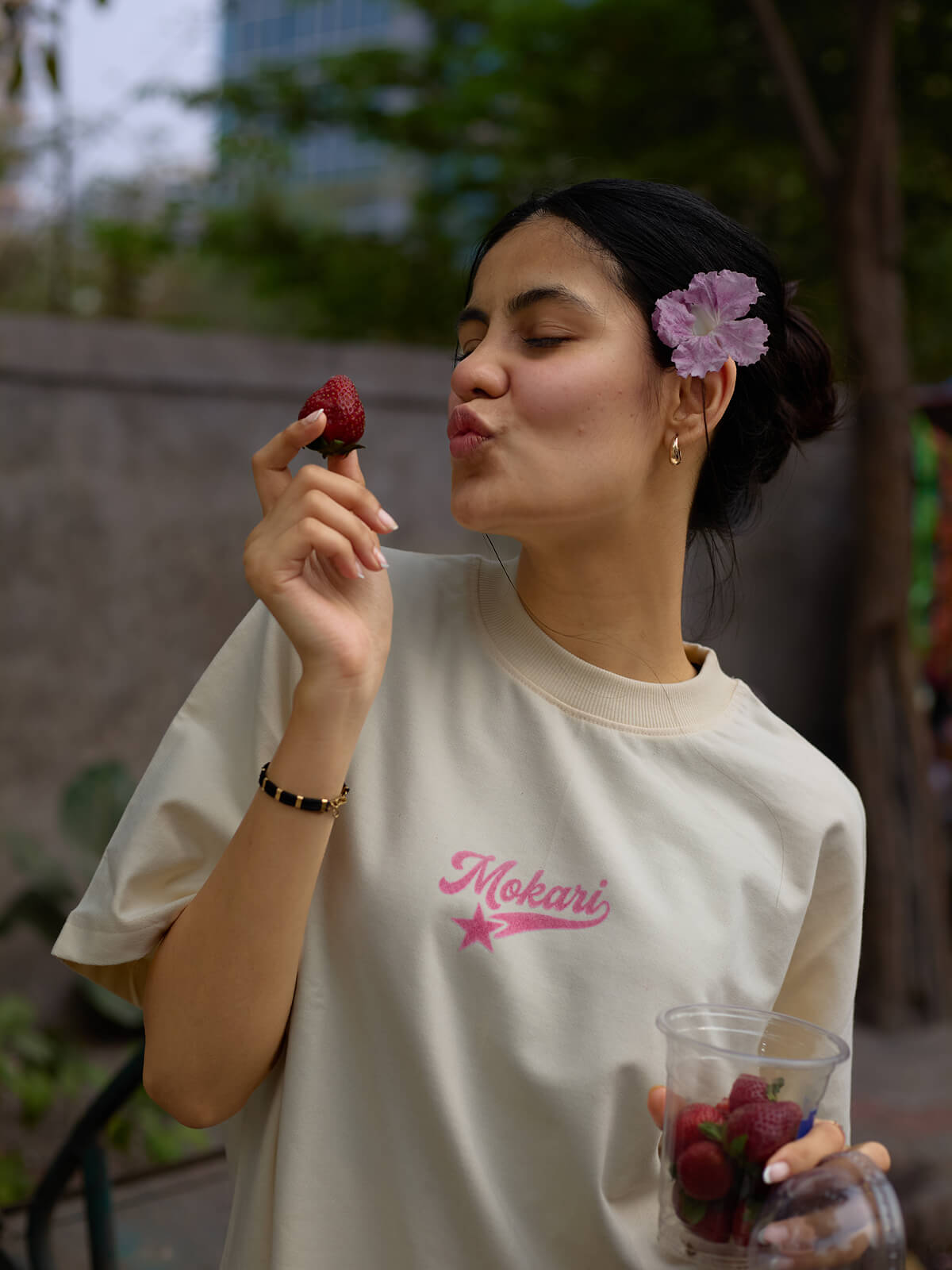 Straw-berry straw Tee Cream/Vanilla